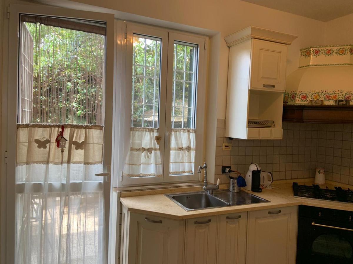 Appia Park Apartament 10 Min Dal Colosseo Rome Exterior photo