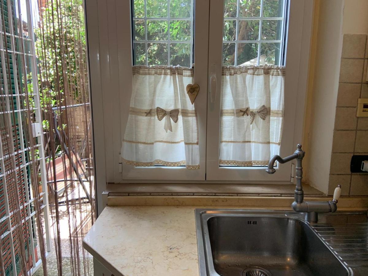 Appia Park Apartament 10 Min Dal Colosseo Rome Exterior photo